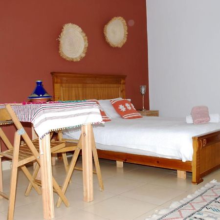 Studio Lumineux Avec Terrasse Tangier Bagian luar foto